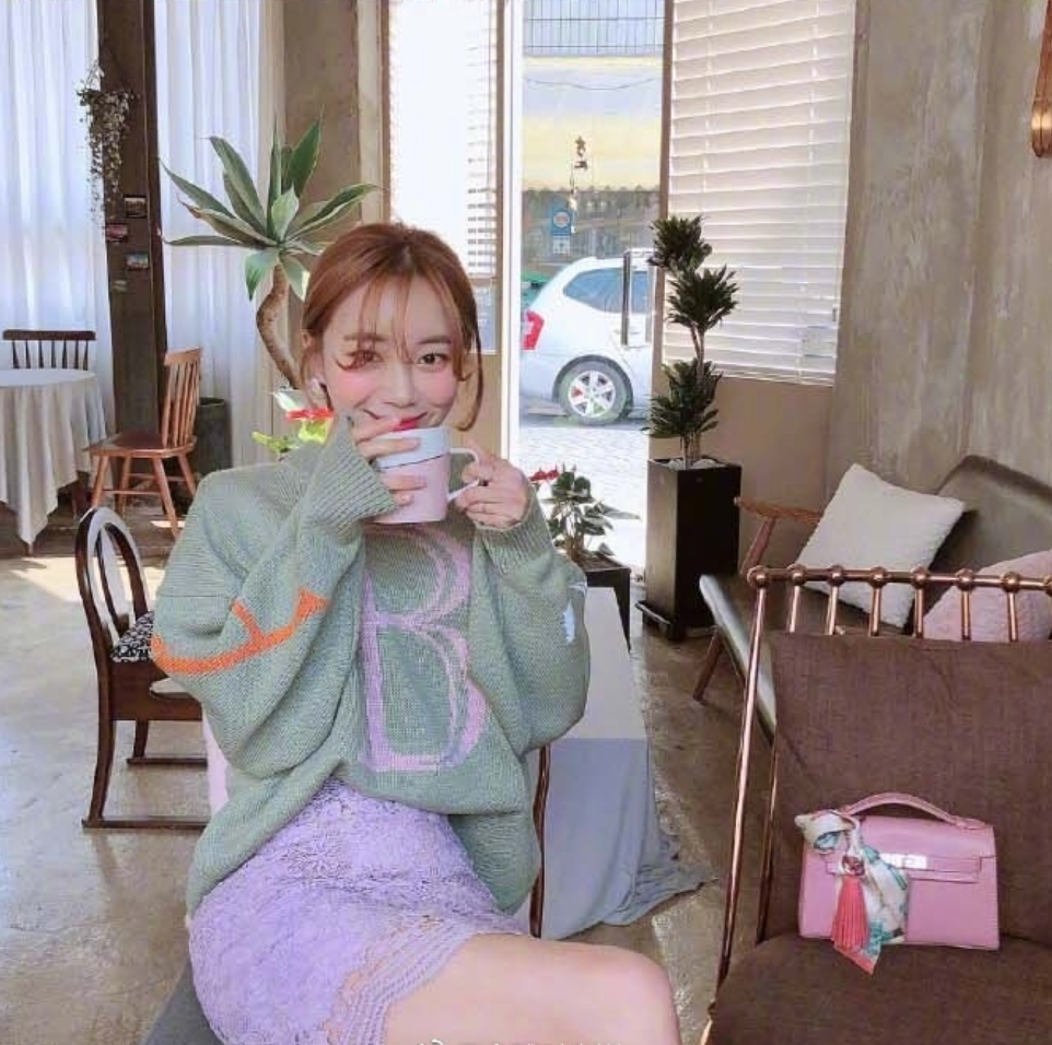 精致小女人穿搭示范look 4