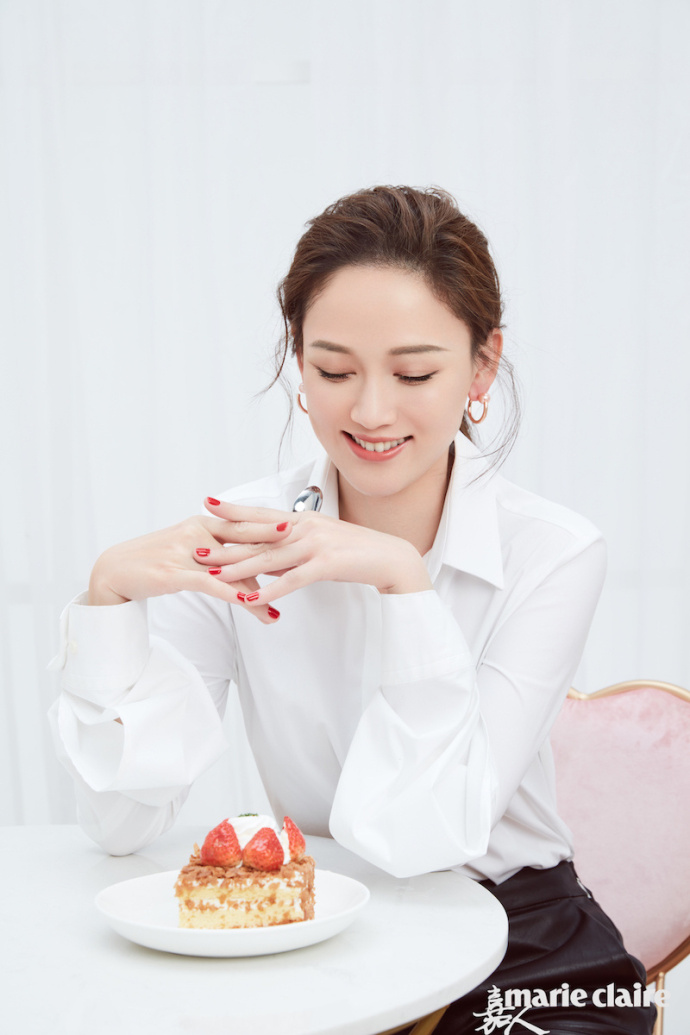 台湾美女明星陈乔恩嘉人杂志时尚封面大片 3