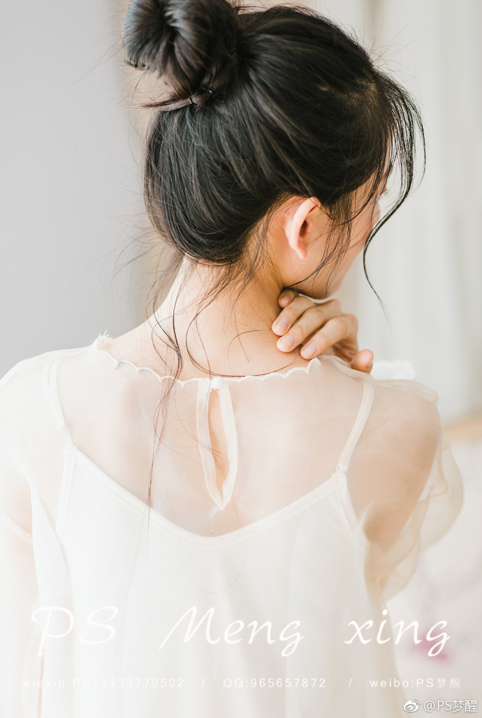 清纯美女白色纱裙轻盈又柔美唯美写真 4