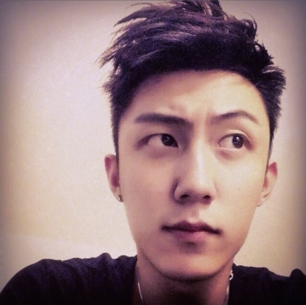 东北男明星小鲜肉帅哥黄景瑜自拍照帅气图片 11