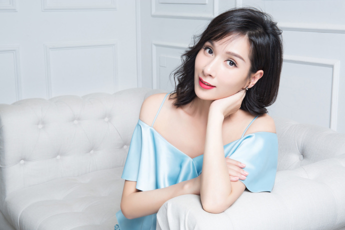 上海美女明星杨恭如初春居家时尚大片 2