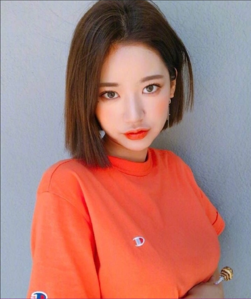 短发美女自拍照短发发型造型参考 4