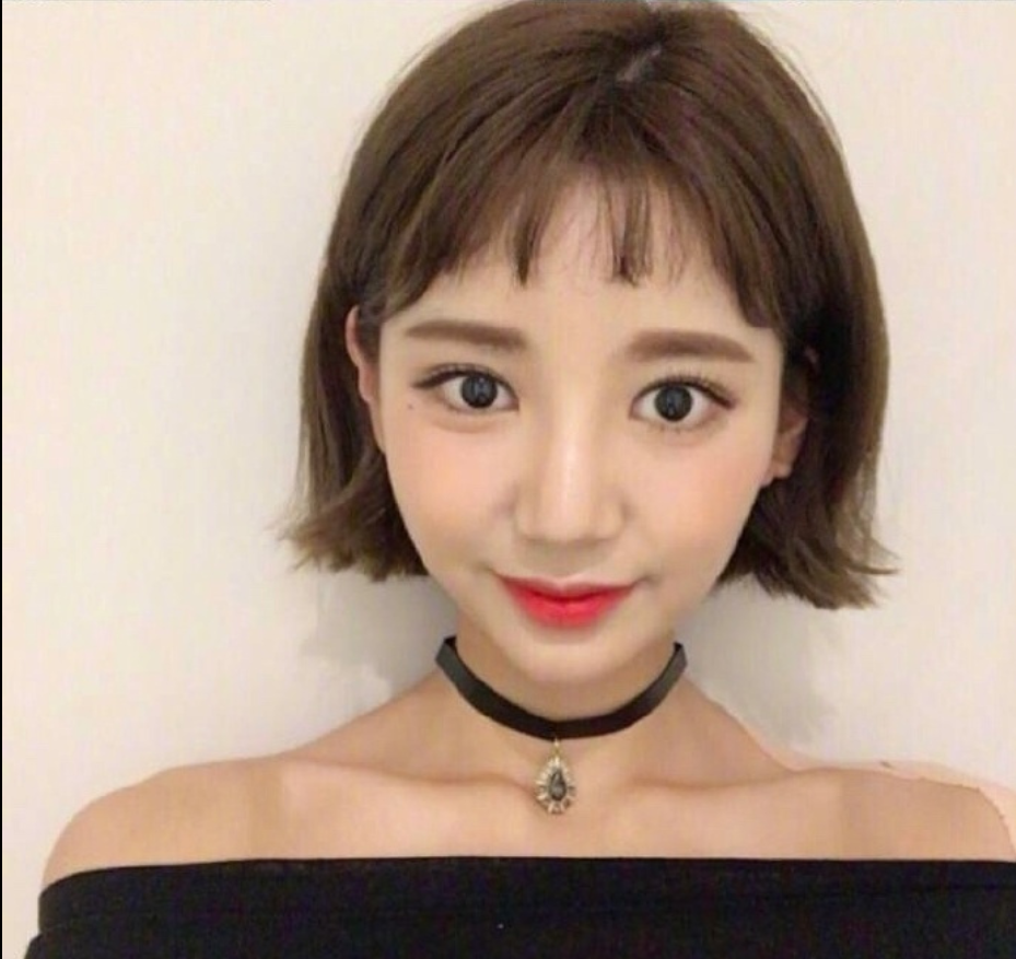 短发美女自拍照短发发型造型参考 6
