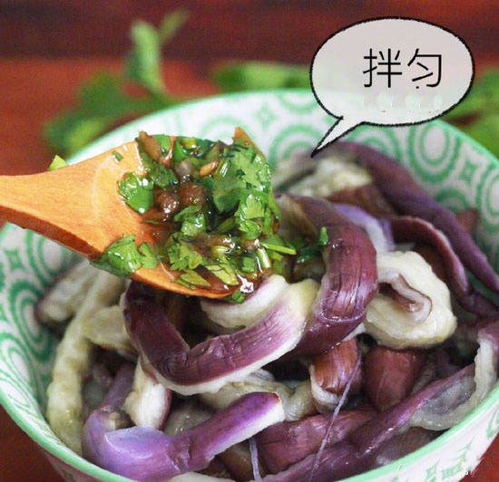 下饭菜茄子拌蒜的做法_蒜泥茄子的做法 7