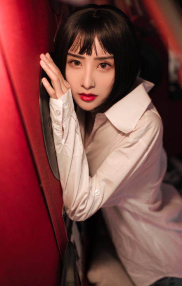 性感美女模特AAAyu啦啦白衬衫搭配大红唇诱惑福利 8