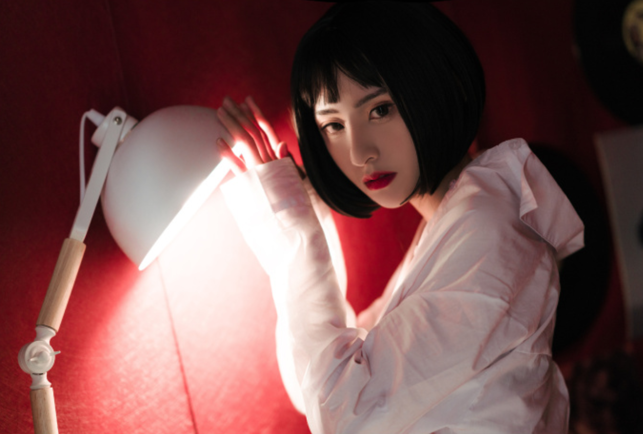 性感美女模特AAAyu啦啦白衬衫搭配大红唇诱惑福利 9