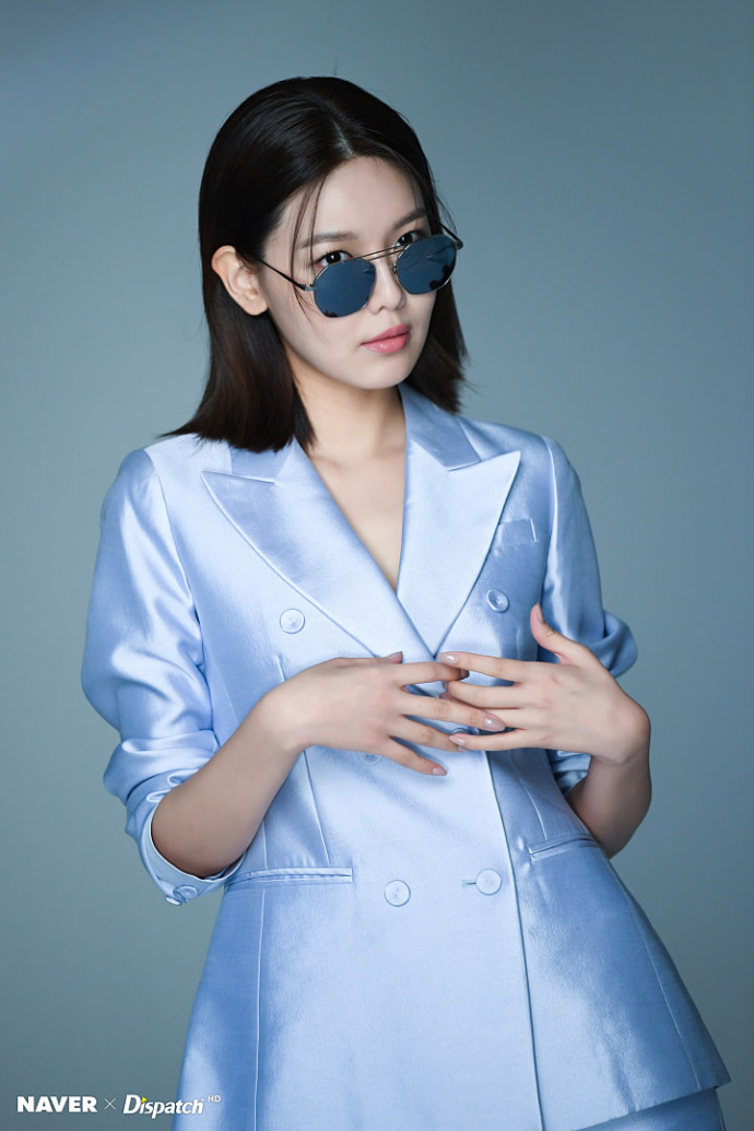 韩国女团少女时代成员秀英帅气图片 3