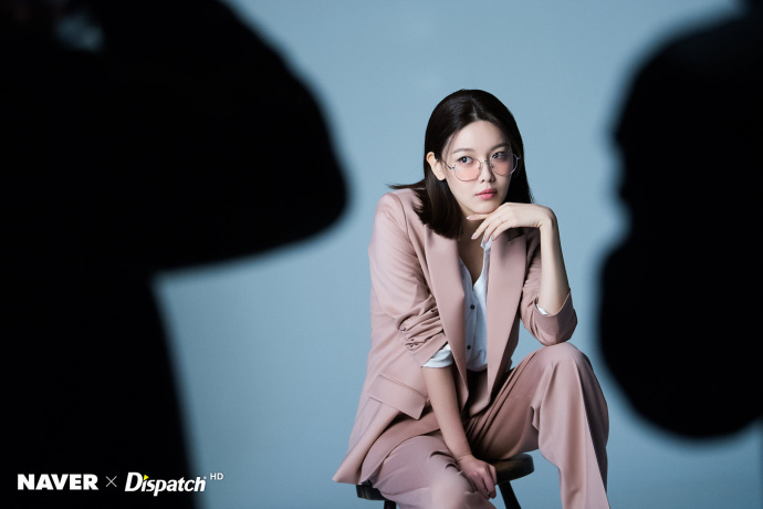 韩国女团少女时代成员秀英帅气图片 5