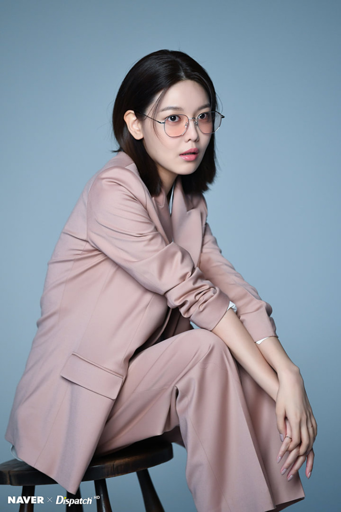 韩国女团少女时代成员秀英帅气图片 6