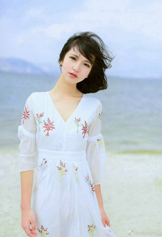 清纯美女短发造型唯美写真 6