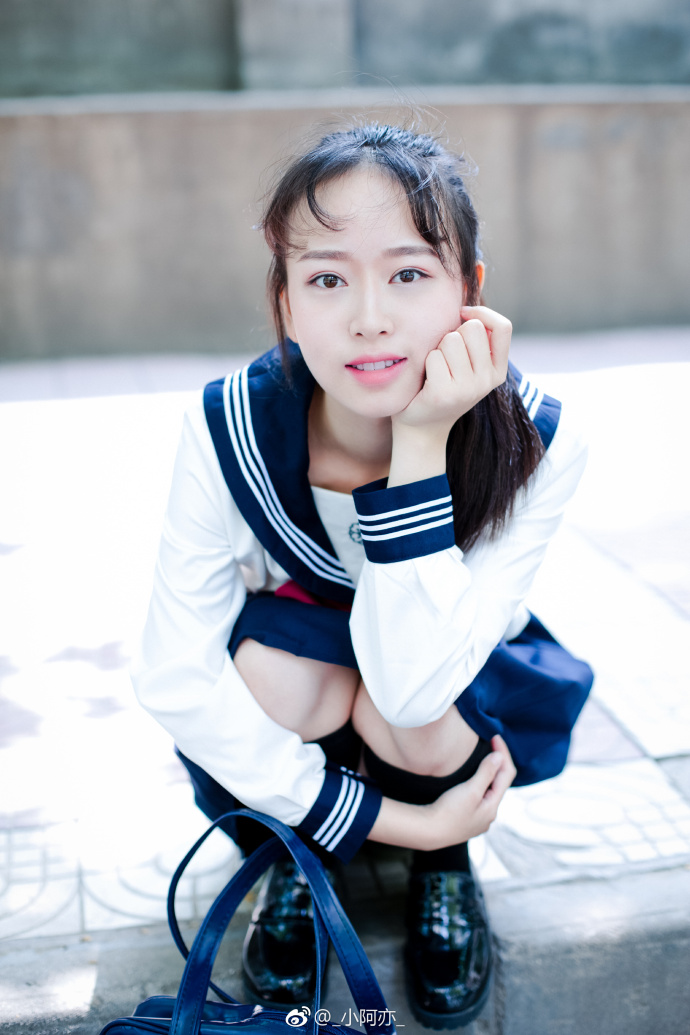 清纯学生妹清澈的眼光在微凉的春风唯美写真 2