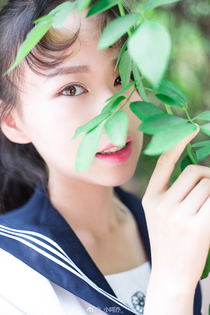 清纯学生妹清澈的眼光在微凉的春风唯美写真 4