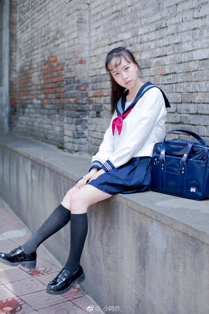 清纯学生妹清澈的眼光在微凉的春风唯美写真 8