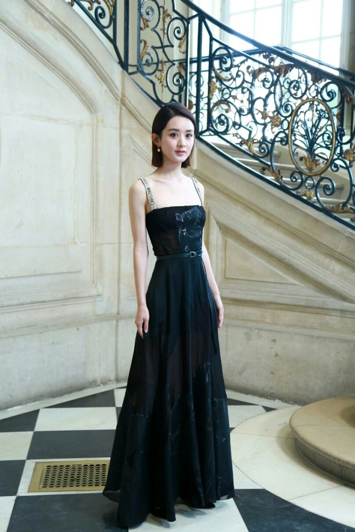 大眼美女明星赵丽颖的九款长裙礼服真的很仙人 4
