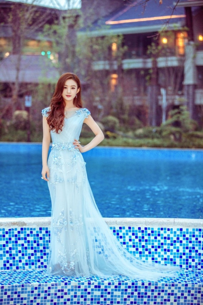大眼美女明星赵丽颖的九款长裙礼服真的很仙人 8