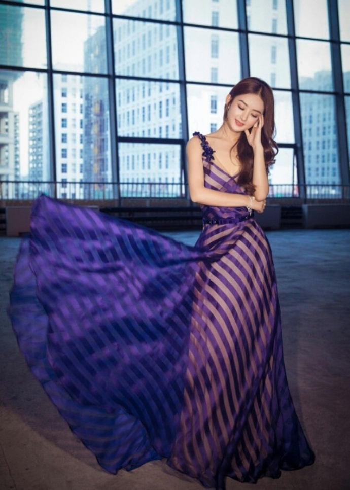 大眼美女明星赵丽颖的九款长裙礼服真的很仙人 9
