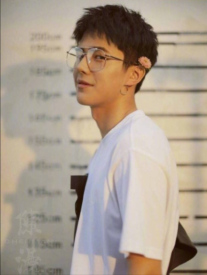 内地男明星小鲜肉刘昊然帅气图片_拿走你们的小 3