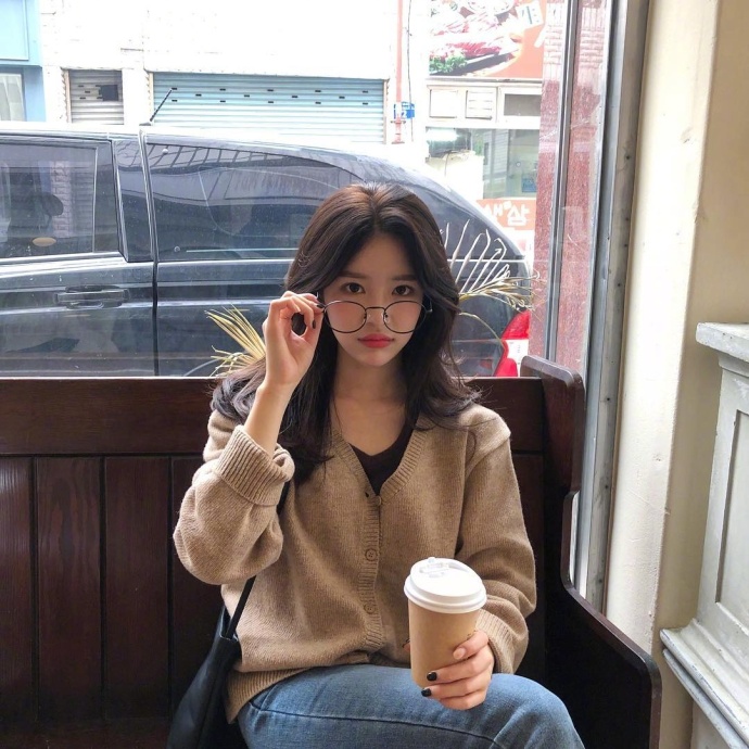 半轻熟小女人穿搭示范look 3