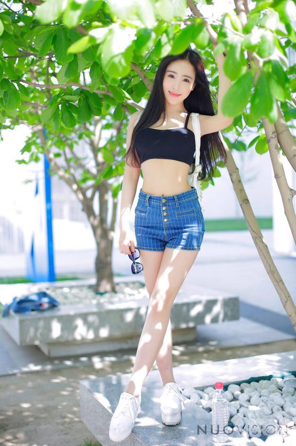 性感美女模特王曼妮阳光运动性感图片