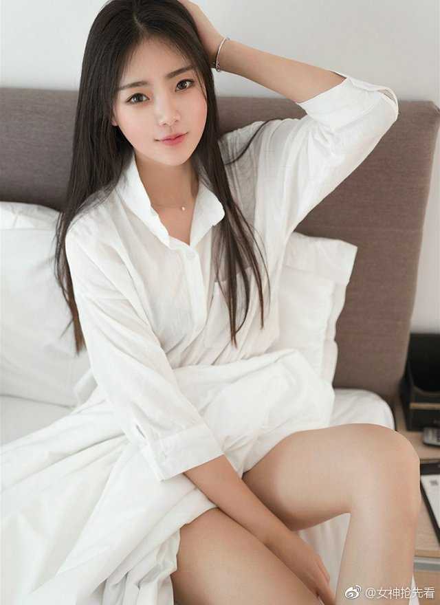 长发美女白衬衫性感福利图片 5