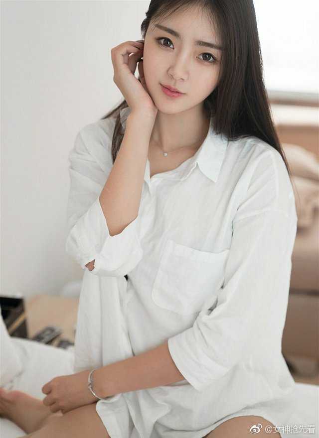 长发美女白衬衫性感福利图片 7