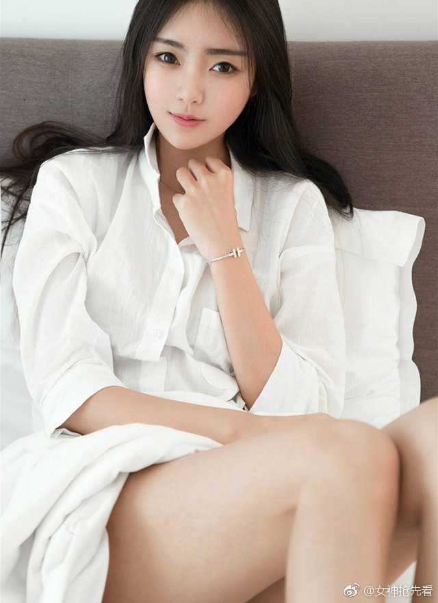 长发美女白衬衫性感福利图片 8