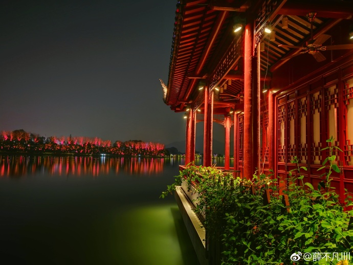 南京玄武湖夜晚风景图片