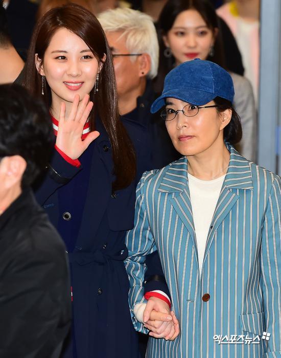 韩国美女明星女团少女时代成员徐玄仁川机场时 3