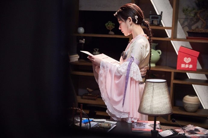 大眼美女明星马思纯《我是大侦探》上演口吞拳 6
