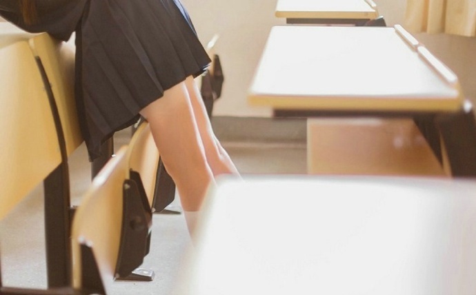 长发清纯美女学生妹装清纯图片 5