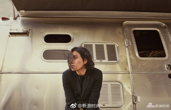 内地男演员陈坤<时尚男士>杂志封面大片狂野姿态 6