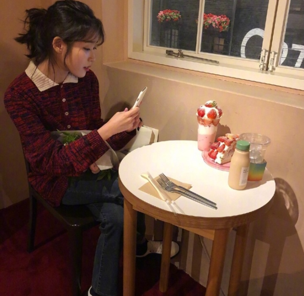 韩国美女明星IU李知恩最新ins日常私服图片 3