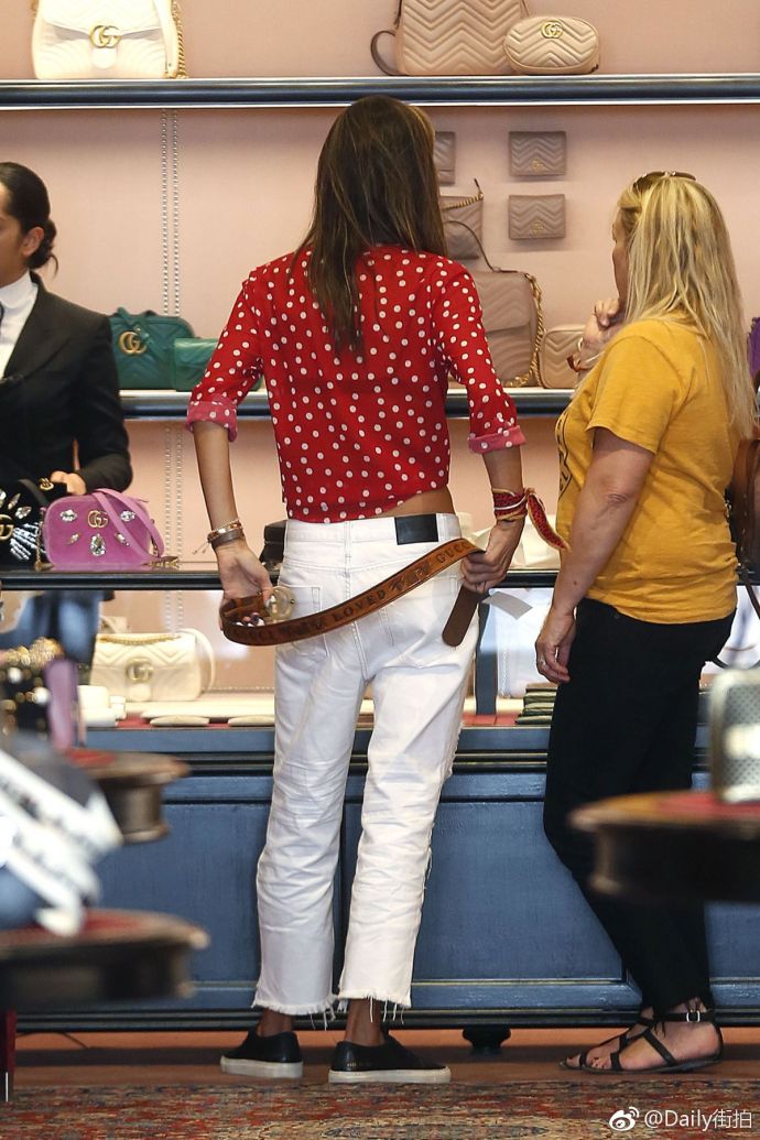 巴西超模Alessandra Ambrosio贝弗利山Gucci店铺购物街 2