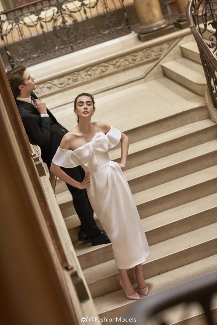 Carolina Herrera Bridal Spring 2019俯视你的嫁衣图片 9