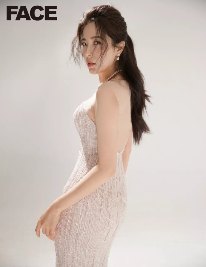 湖北美女明星曾黎高冷的女神范写真 7