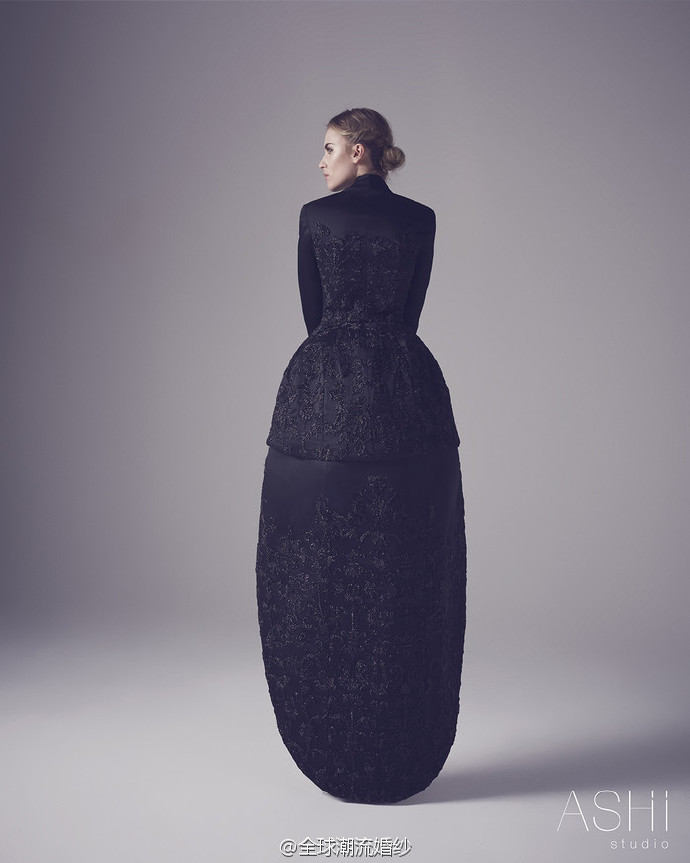 2016年ASHI STUDIO黑色的礼服婚纱图片 8