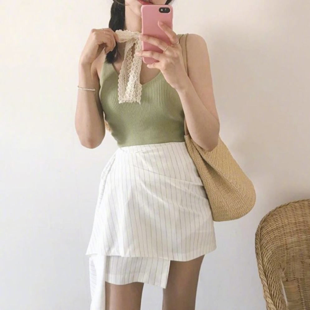 清纯美女的小性感风裙装穿衣搭配参考 7