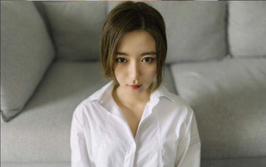 清纯美女黄雪宸白衬衫性感写真 9
