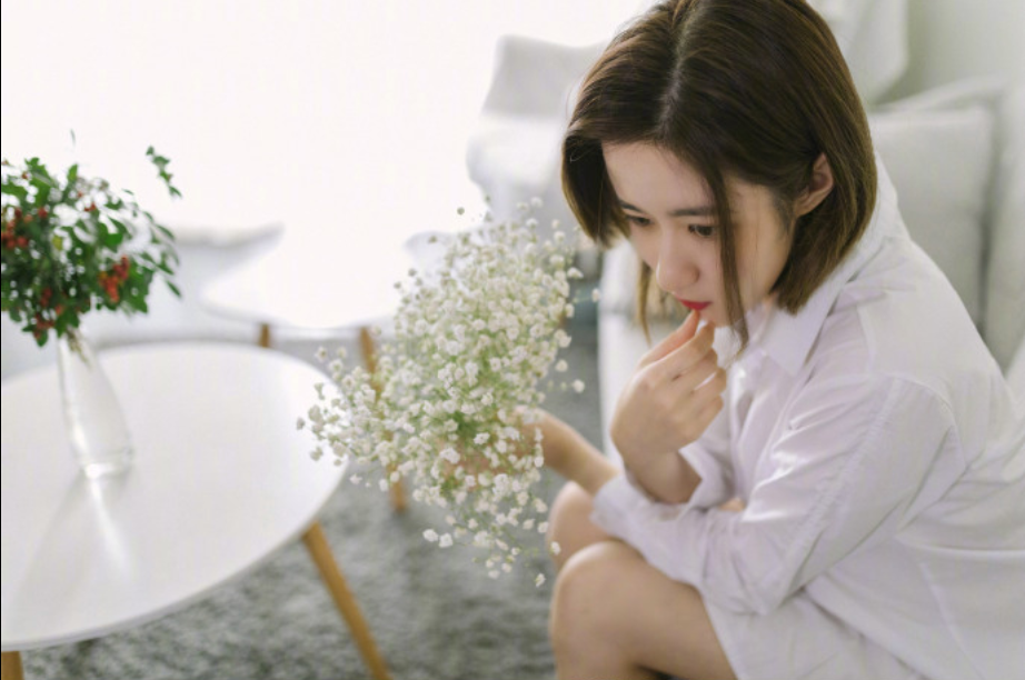 清纯美女黄雪宸白衬衫性感写真 12