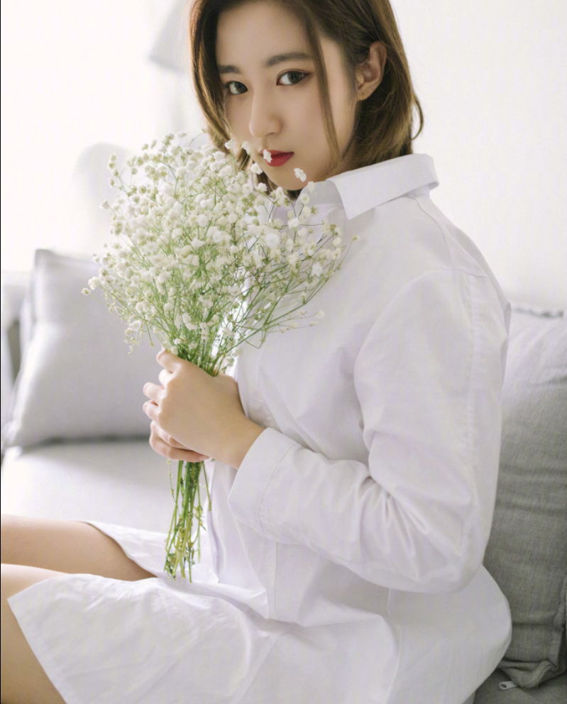 清纯美女黄雪宸白衬衫性感写真 14