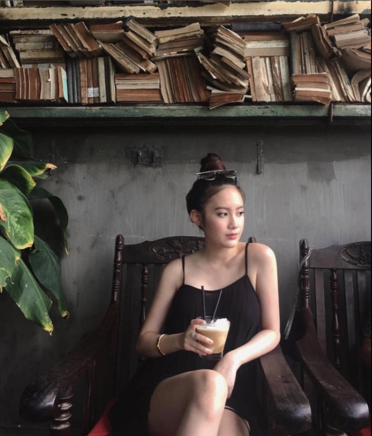 越南美女气质街拍身材也超棒 10