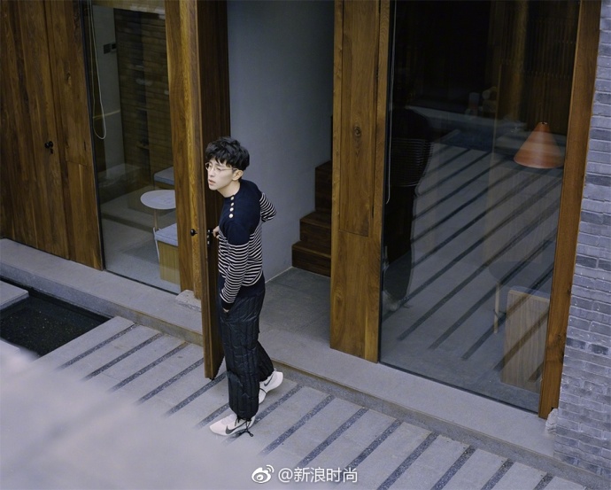 河北男明星帅哥邓伦《YOHO潮流志 》5月封面硬派 3