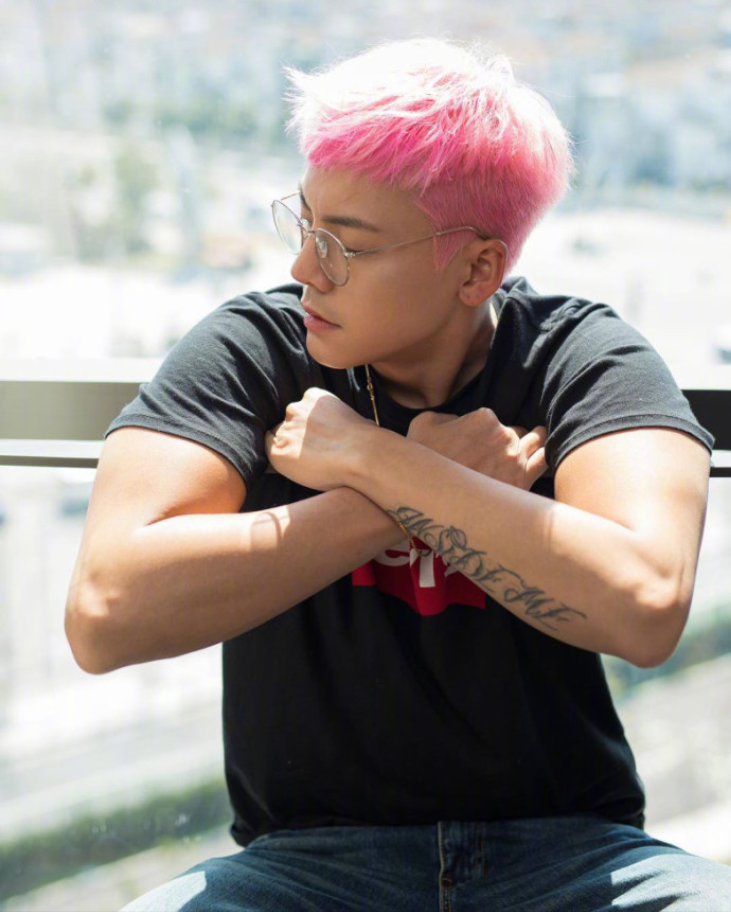 香港男明星帅哥陈伟霆的女皇们在吗 4