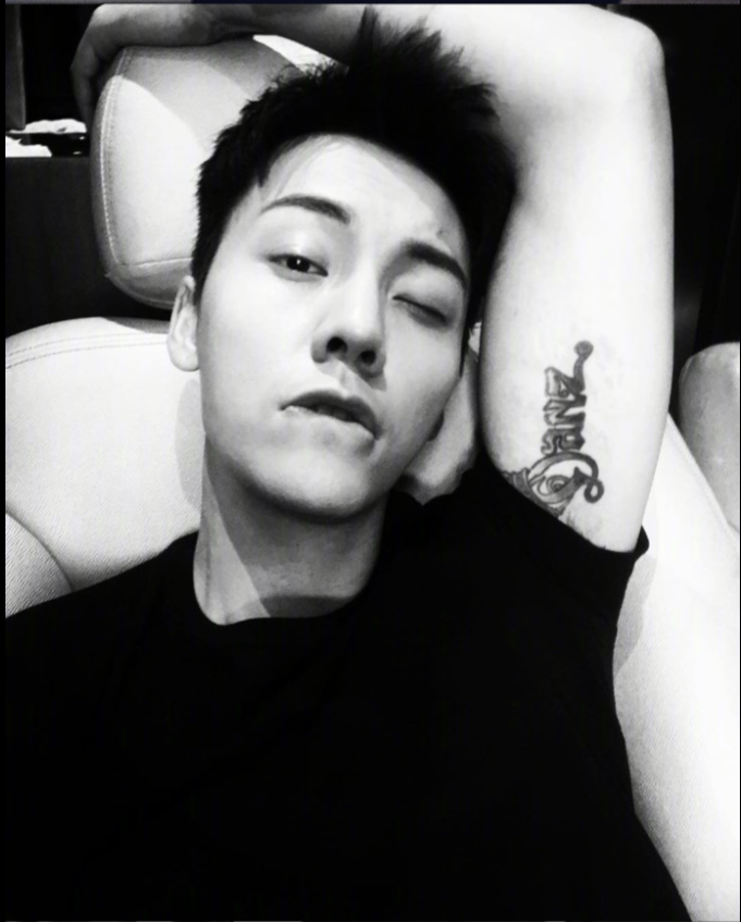 香港男明星帅哥陈伟霆的女皇们在吗 28