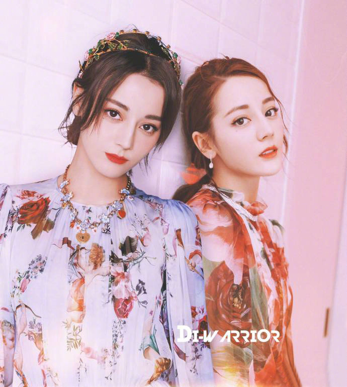 新疆美女明星迪丽热巴时尚大片不论是正面还是 4