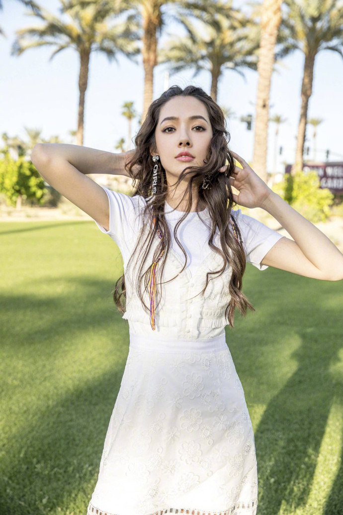 台湾美女明星郭碧婷现身Coachella科切拉音乐节的 3