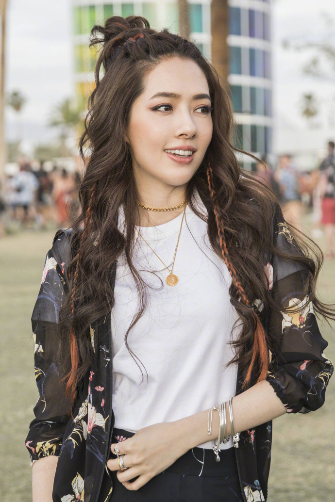 台湾美女明星郭碧婷现身Coachella科切拉音乐节的 5