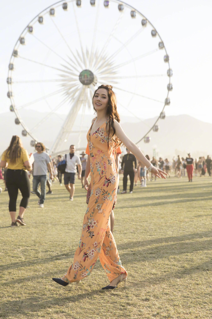 台湾美女明星郭碧婷现身Coachella科切拉音乐节的 8