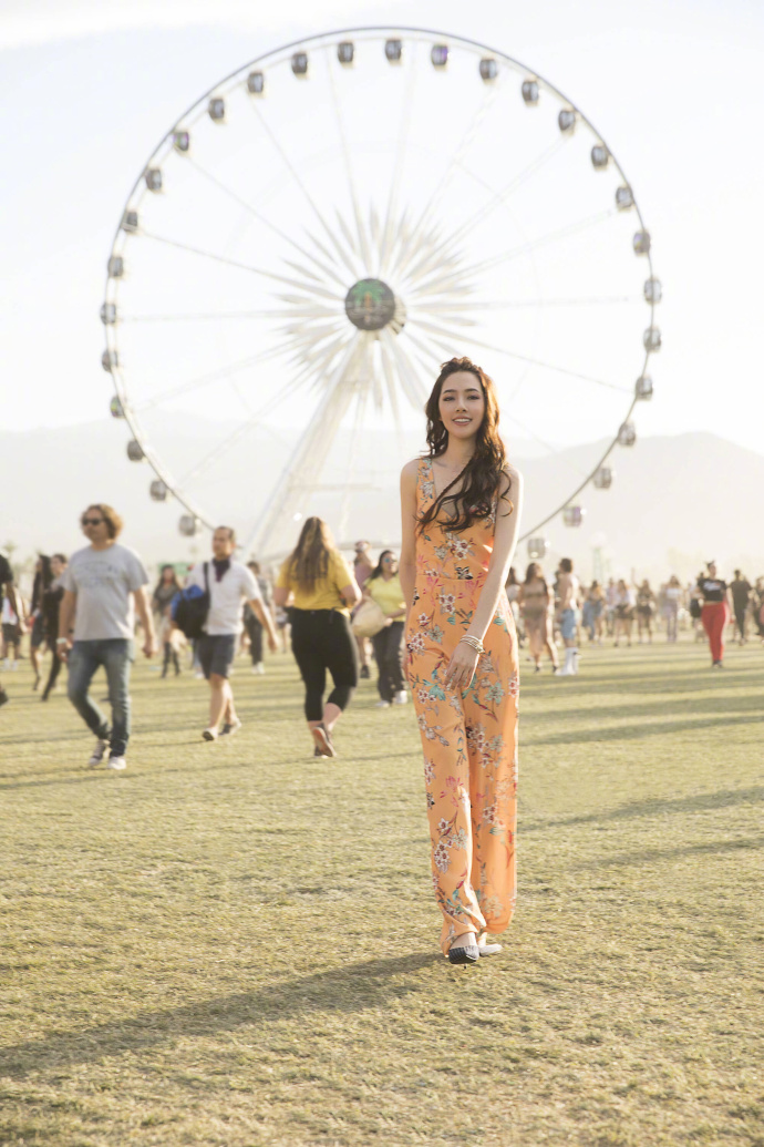 台湾美女明星郭碧婷现身Coachella科切拉音乐节的 9