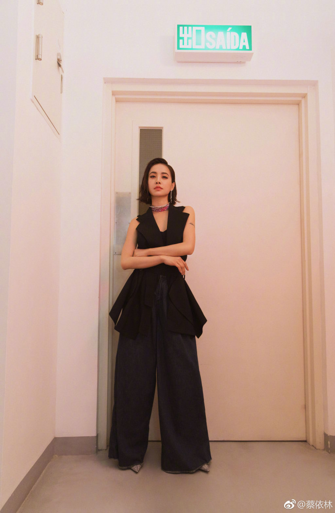 台湾美女明星蔡依林4.30出席活动图片 3